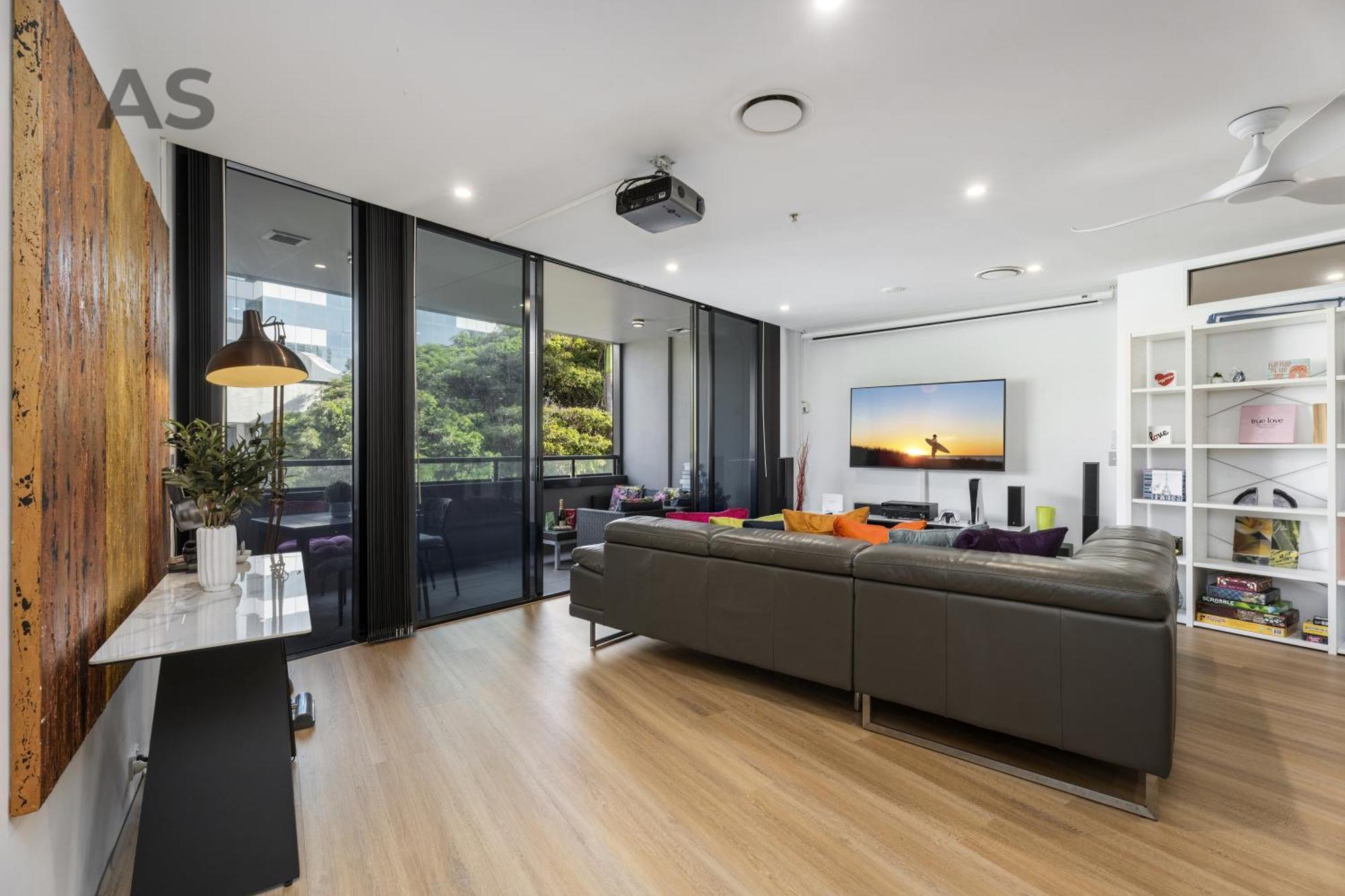 Apartment Circle On Cavill - Private - Gold Coast